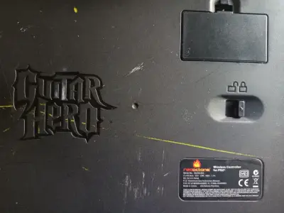 Guitarra Guitar Hero para PC (MODEADA) - miniatura 3