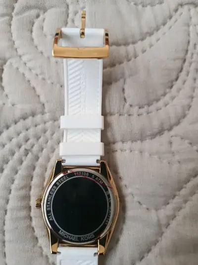 Reloj Michael Kors dorado con correa blanca - miniatura 5