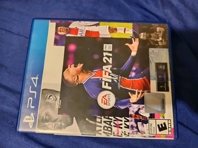 Juego FIFA 21 para PS4 en buen estado - 1