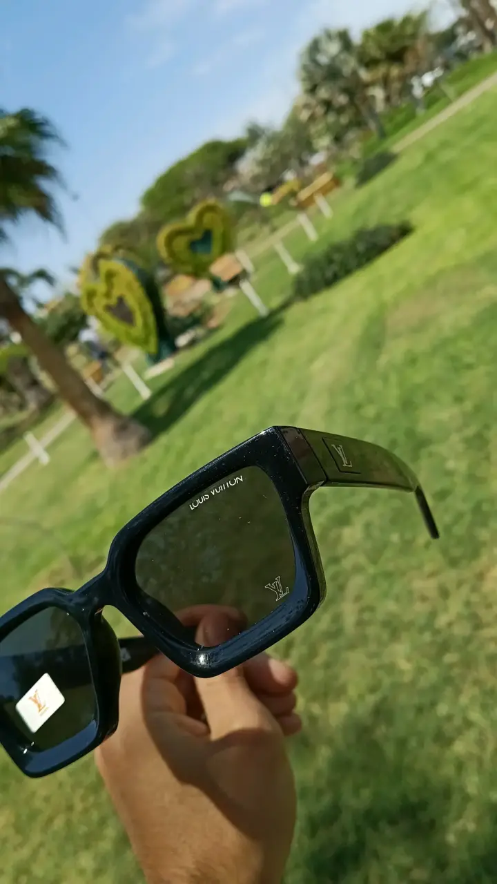 Gafas de Sol Louis Vuitton Negras - 2