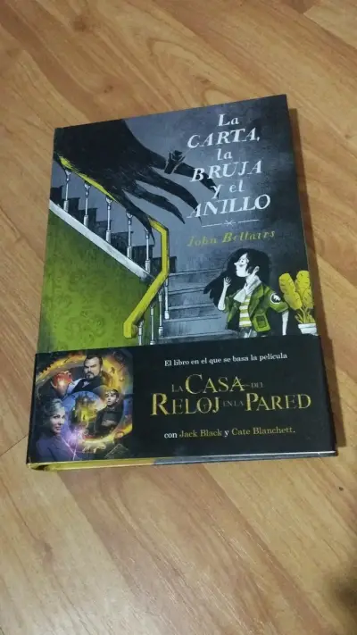 Libro 'La Carta, la Bruja y el Anillo' de John Bellairs - miniatura 1