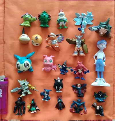 Lote de figuras Digimon - miniatura 1