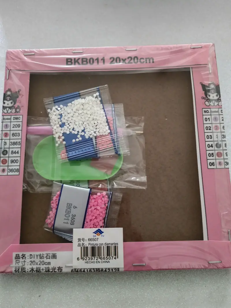 Kit de Bordado Diamante Kuromi 20x20cm - 2