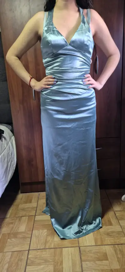 Vestido largo de satén celeste con tirantes - miniatura 1