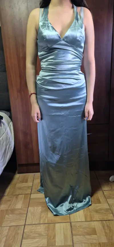 Vestido largo de satén celeste con tirantes - miniatura 2