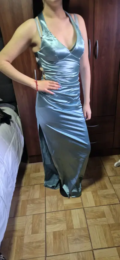 Vestido largo de satén celeste con tirantes - miniatura 3
