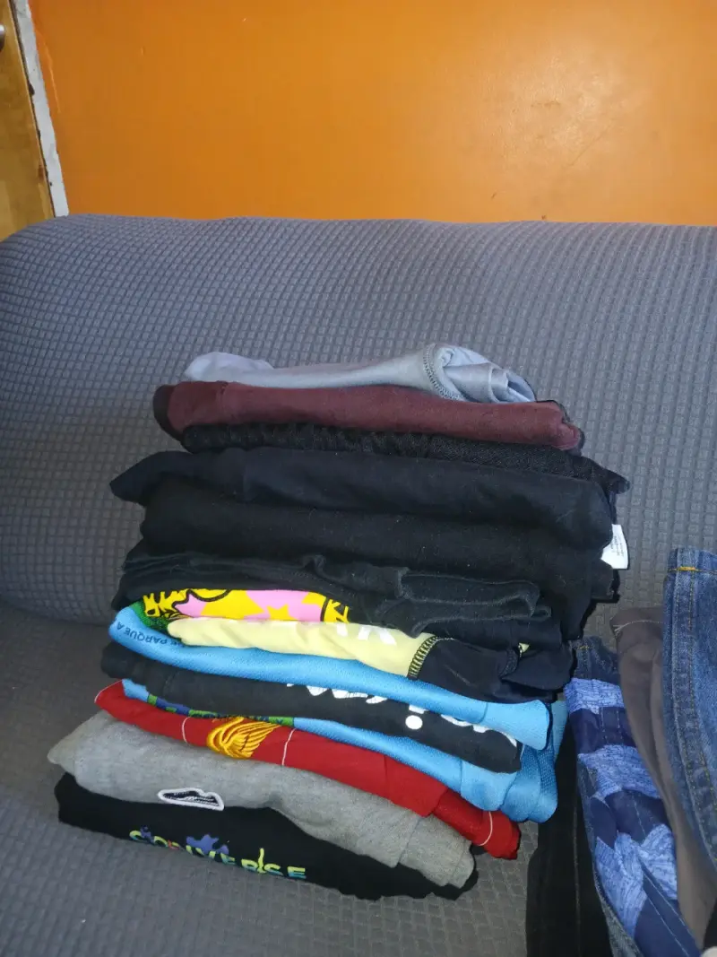Lote de ropa variada para hombre y mujer - 4