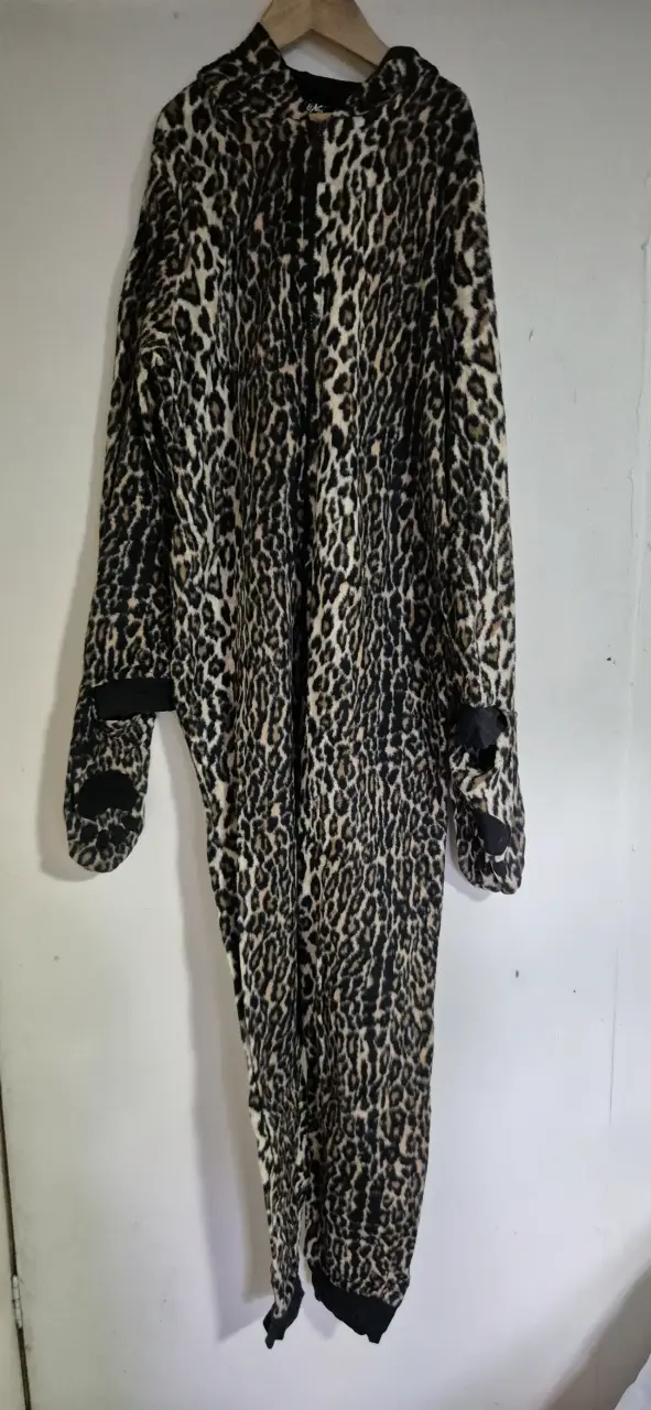 Pijama enterizo de leopardo con capucha s - 1