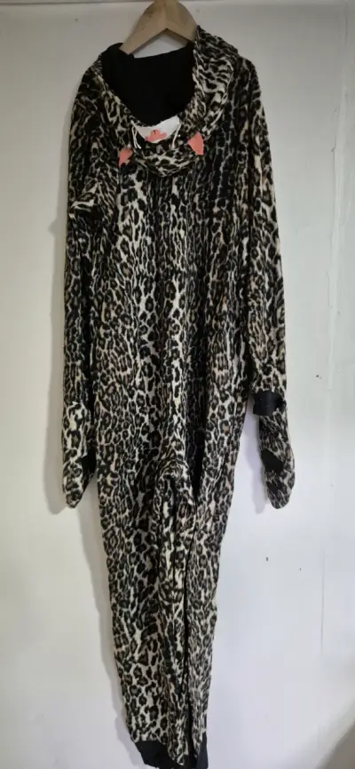 Pijama enterizo de leopardo con capucha s - miniatura 2