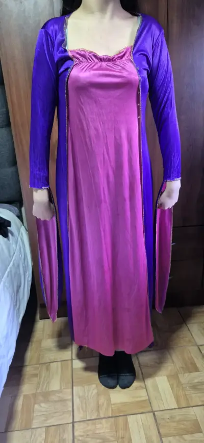 Vestido largo morado y fucsia con mangas largas - miniatura 1