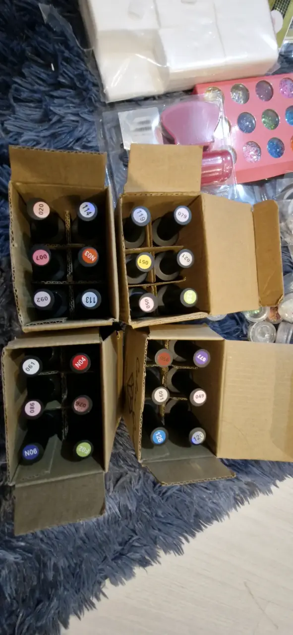 Set de esmaltes de uñas con accesorios