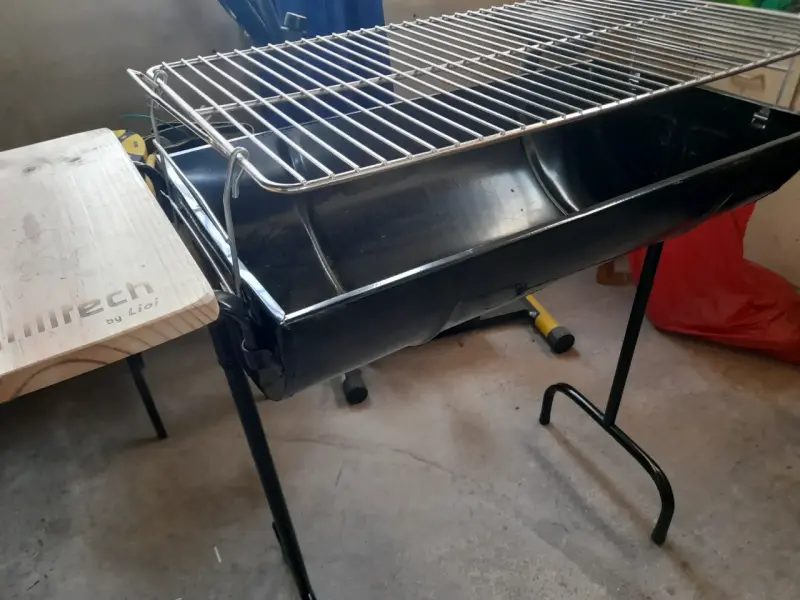 Parrilla de carbón Grilltech con soporte - 2