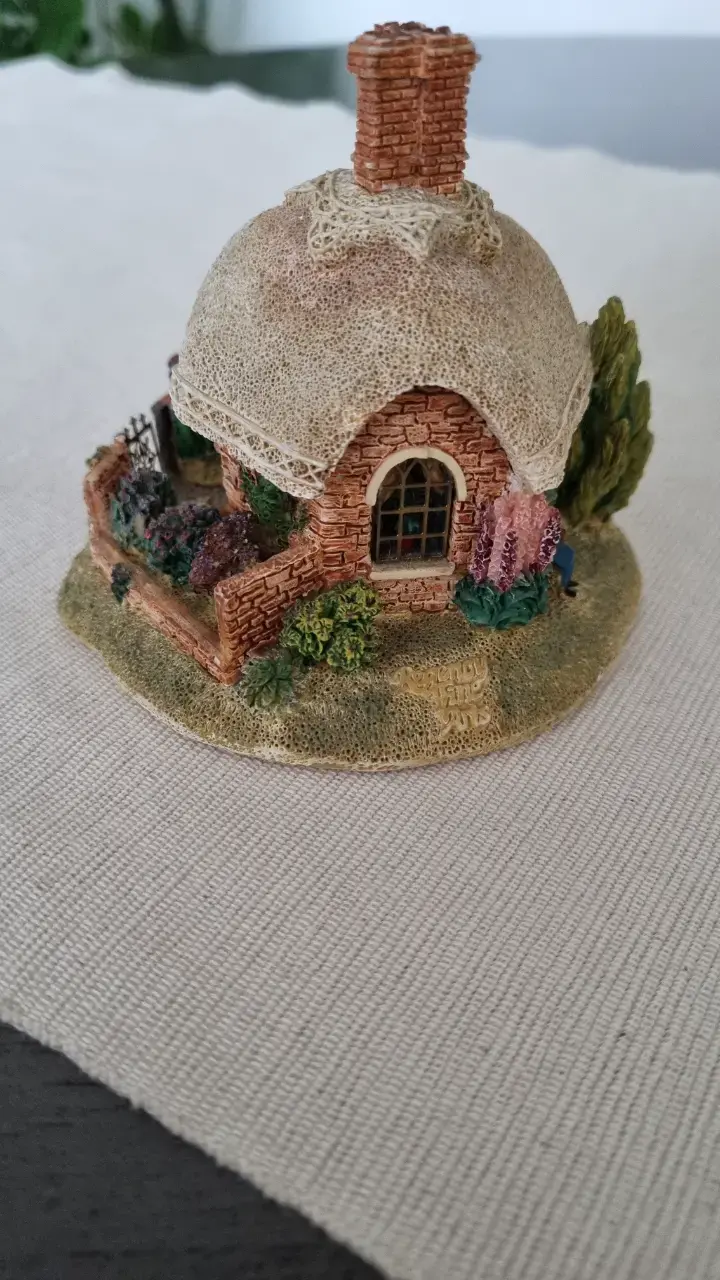 Figura Decorativa Casa de Campo Regency Fine Arts - 4