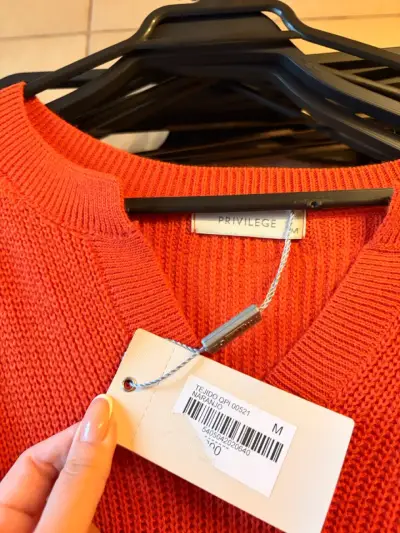 Suéter de punto rojo Privilege para mujer - miniatura 2