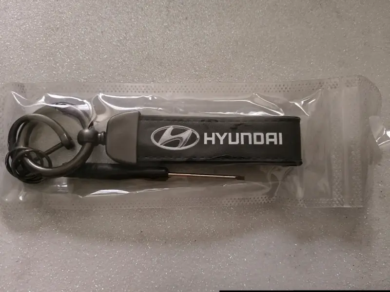 Llavero Hyundai con destornillador