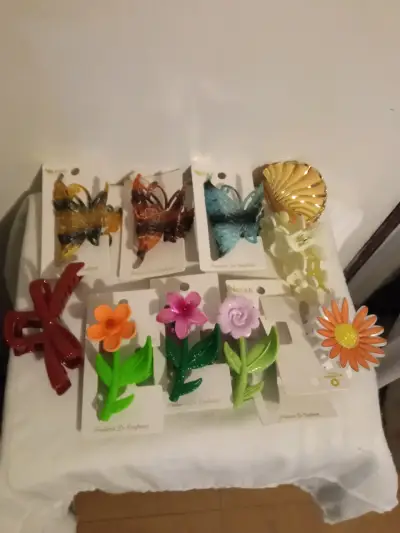 Trabas  para el cabello con diseño de flores 🌸🦋 - miniatura 1