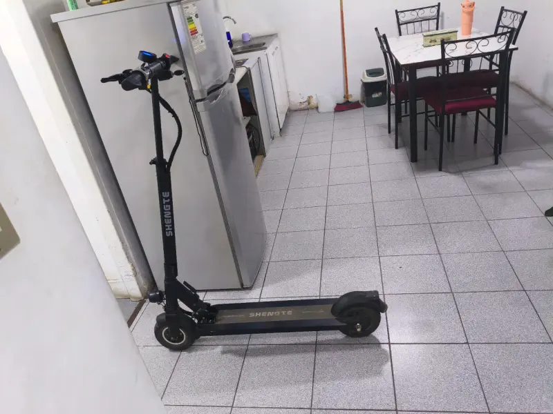 Scooter eléctrico Shengte plegable en buen estado - 4