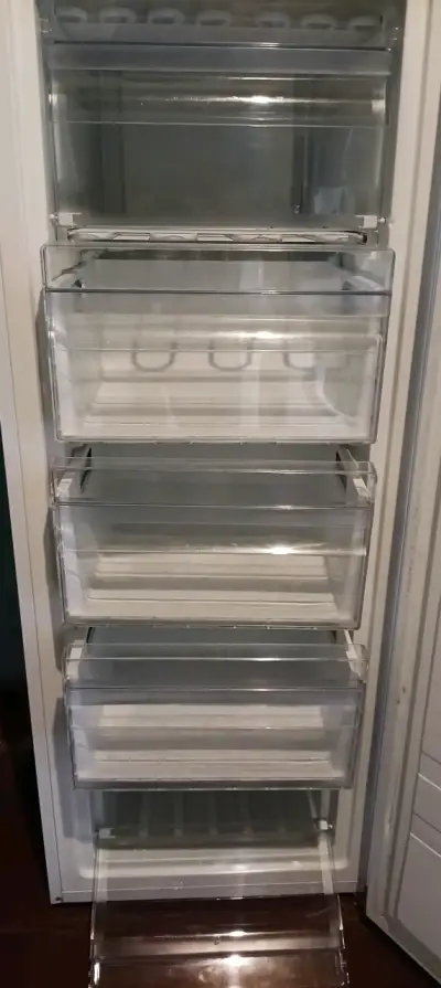 Congelador Midea manual eficiente - miniatura 2