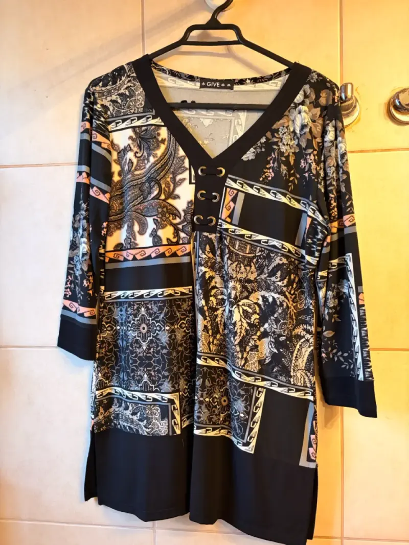 Blusa GIVE estampada de manga larga talla M - 1