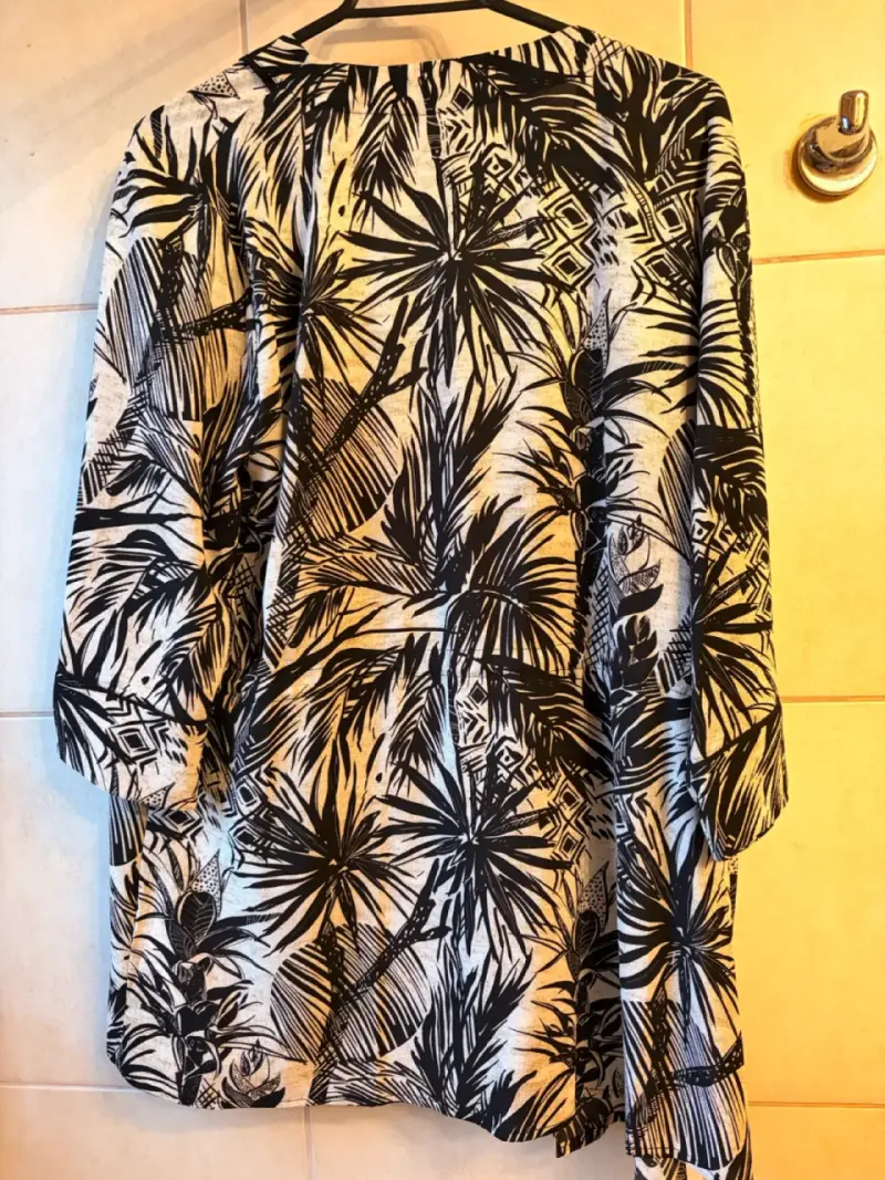 Kimono estampado tropical en blanco y negro - 2