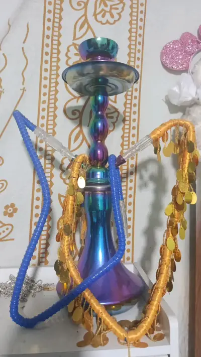 Narguile multicolor con accesorios decorativos - miniatura 1