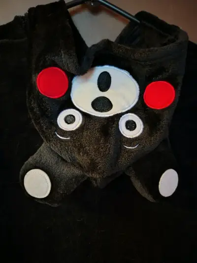 Pijama enterito de oso negro con capucha - miniatura 2