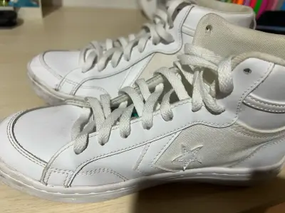 Zapatillas blancas de caña alta Converse - miniatura 1