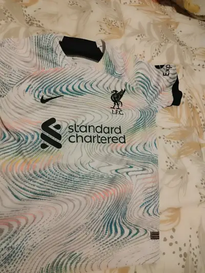 Camiseta de Liverpool FC Nike edición especial - miniatura 4