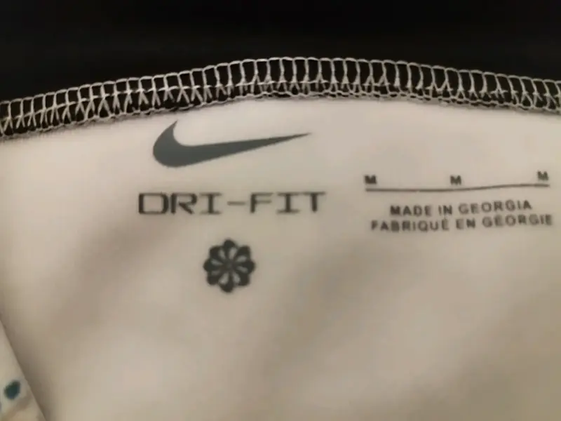 Camiseta de Liverpool FC Nike edición especial - 6