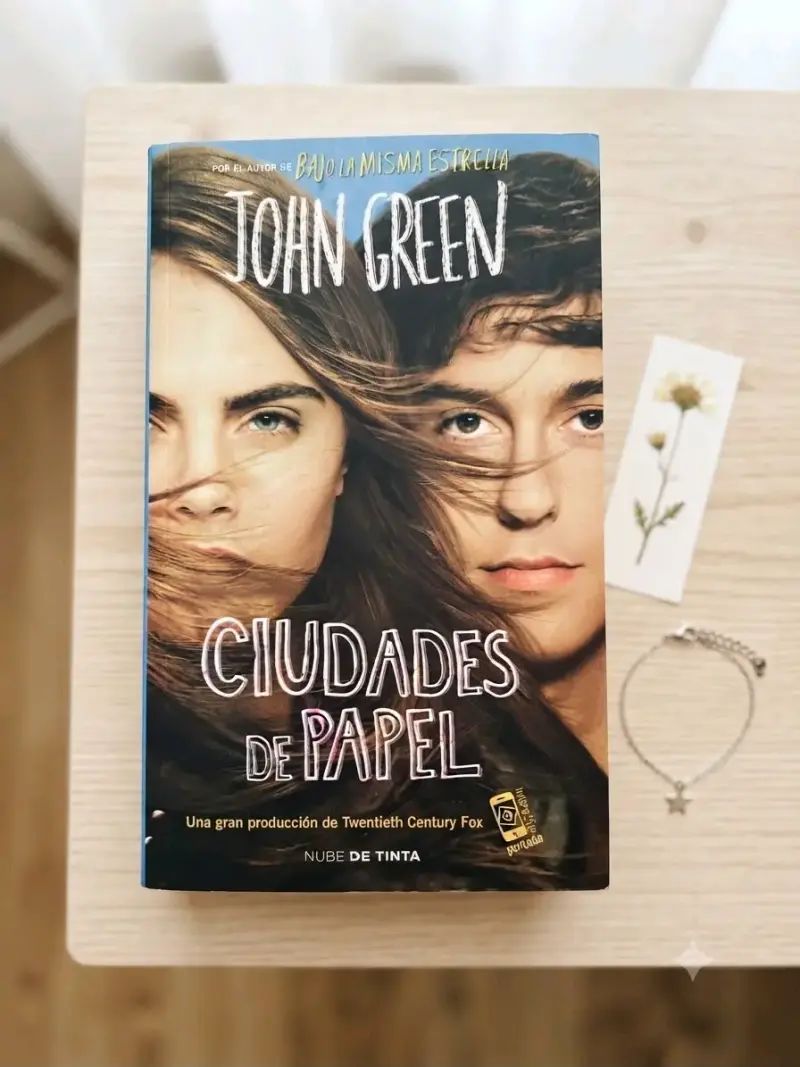 Libro 'Ciudades de Papel' de John Green