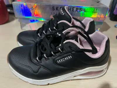 Zapatillas negras Skechers con Memory Foam talla35 - miniatura 1