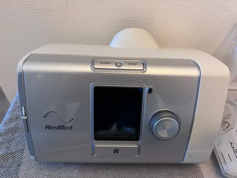 Equipo ResMed AirCurve ST 10S con humidificado - 2