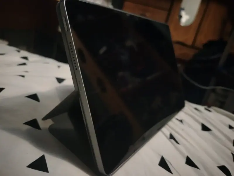 Tablet Lenovo Tab con Funda Folio - 5