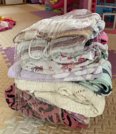 Lote de ropa infantil variada para niñas - miniatura 2