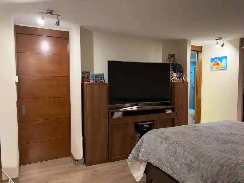 Mueble de TV de madera con almacenamiento - 3