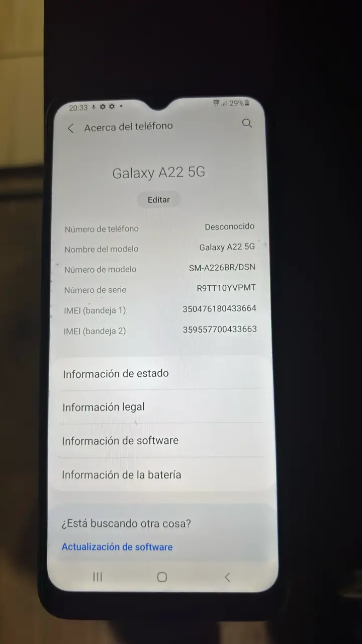 Samsung Galaxy A22 5G con accesorios - 2
