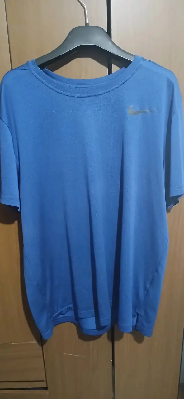 Polera deportiva azul Nike Dri-Fit para hombre - 1