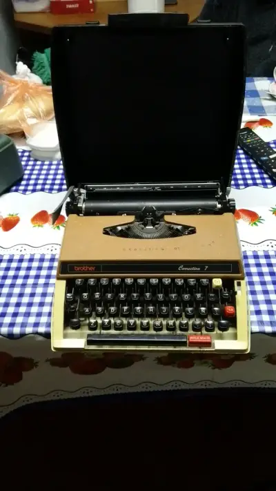 Máquina de escribir Brother Correction 7 vintage - miniatura 4