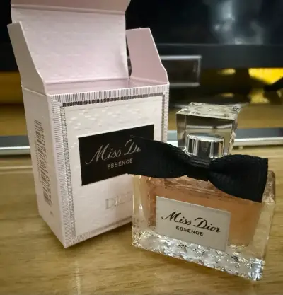 Perfume Miss Dior Essence 5 ml - miniatura 1