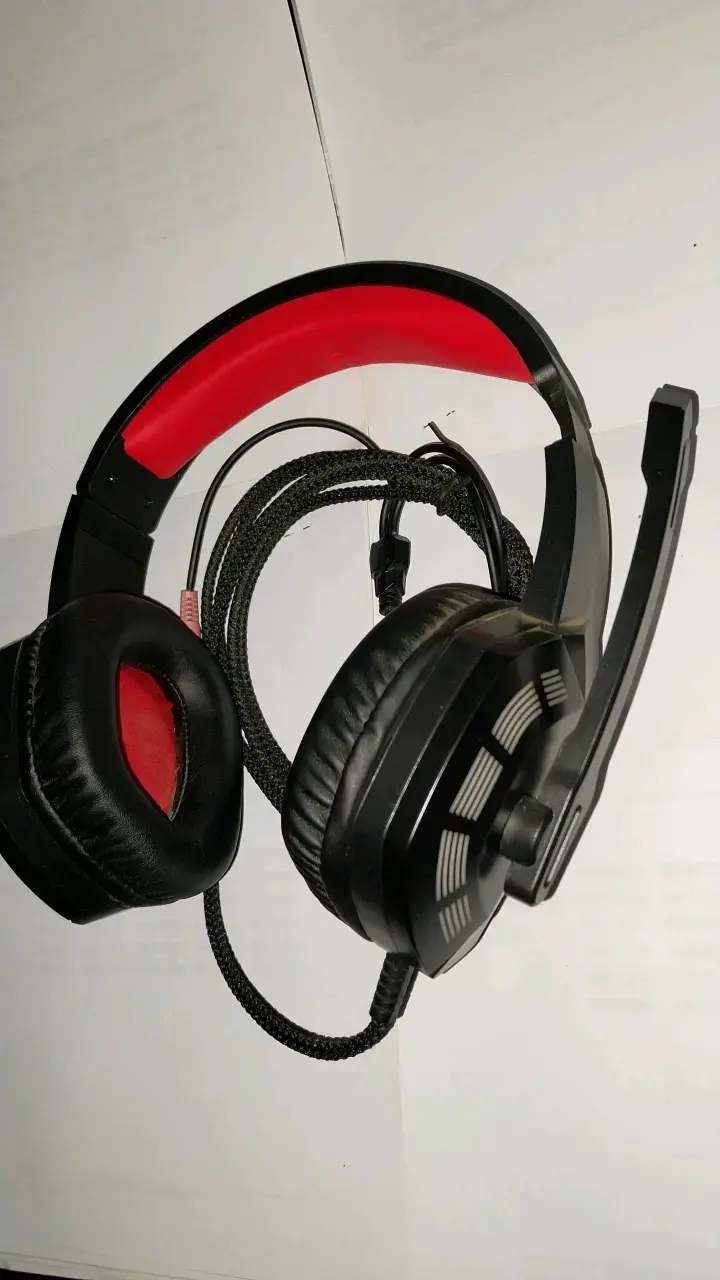 Audífonos gaming con micrófono USB - 2