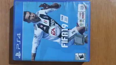 Juego FIFA 19 para PS4 en buen estado - miniatura 1