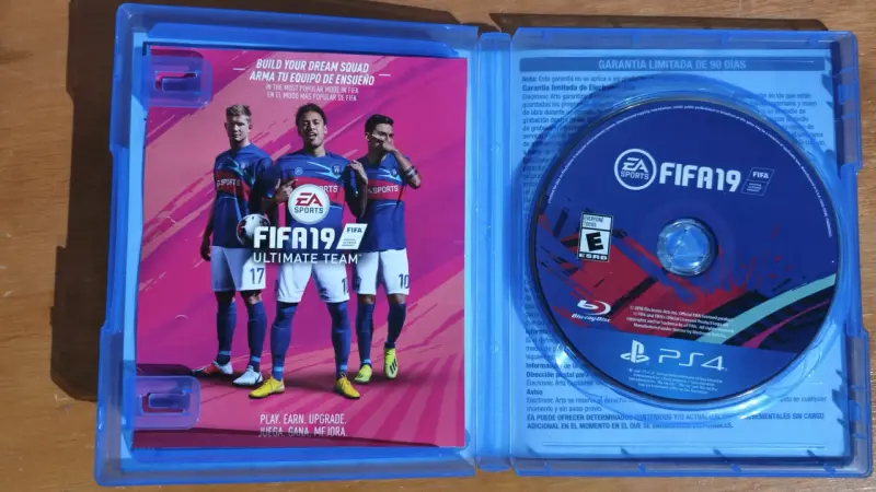 Juego FIFA 19 para PS4 en buen estado - 3
