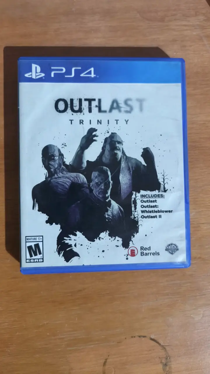 Juego PS4 Outlast Trinity Red Barrels - 1