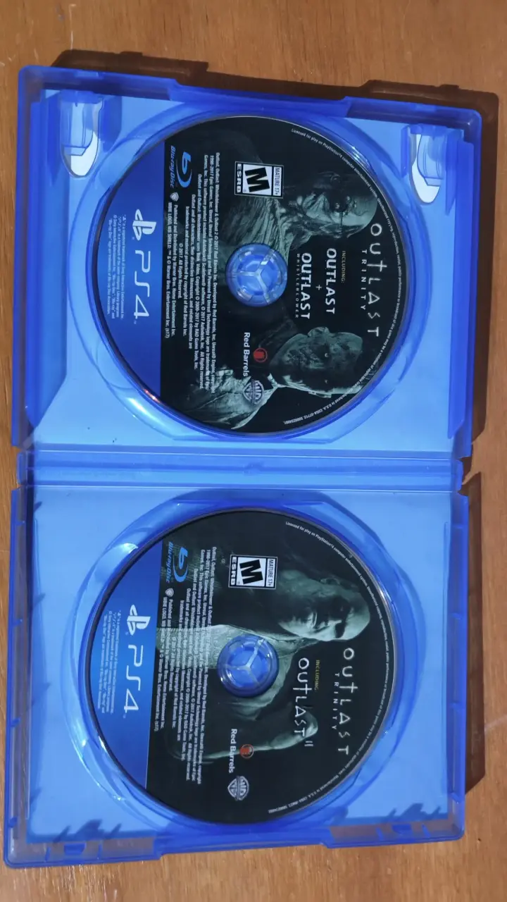 Juego PS4 Outlast Trinity Red Barrels - 2