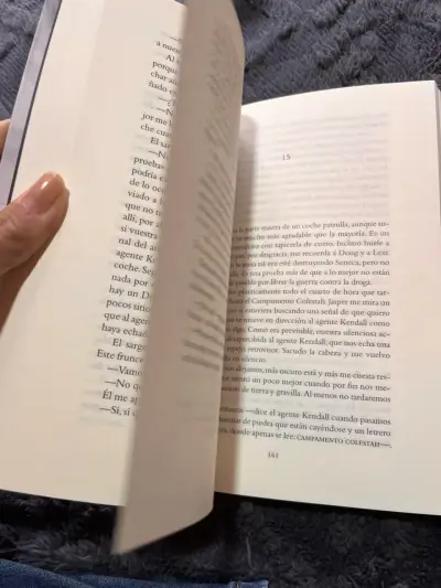 Pack  'Extraños' y ‘Aislados’ Kimberly McCreight - miniatura 3