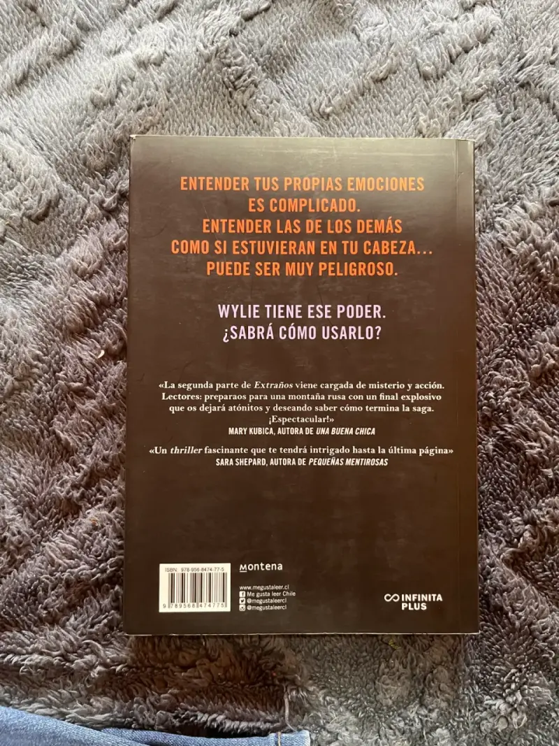 Pack  'Extraños' y ‘Aislados’ Kimberly McCreight - 5