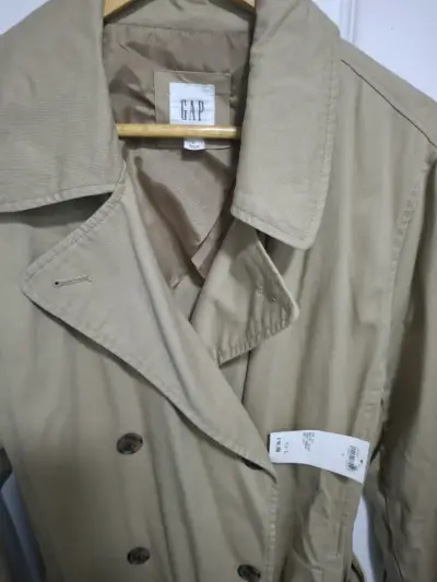 Trench coat beige GAP para hombre - miniatura 1