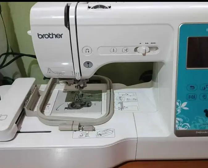 Máquina de coser y bordar Brother NV960DL - 2