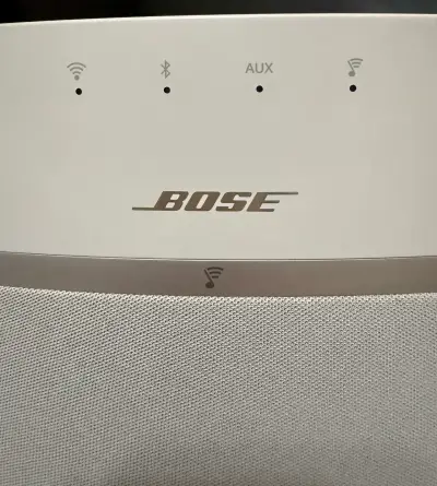 Parlante inalámbrico Bose con Bluetooth y AUX - miniatura 2