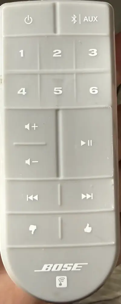 Parlante inalámbrico Bose con Bluetooth y AUX - miniatura 6
